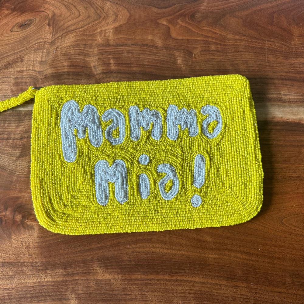 Yellow beaded clutch.💛